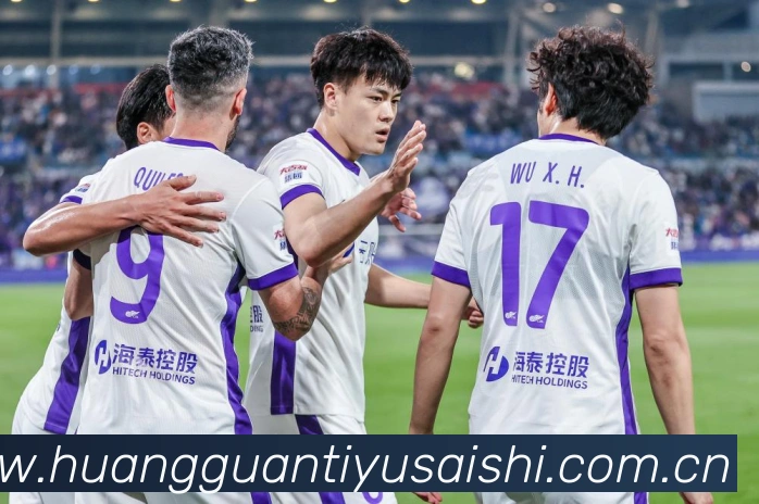 摇滚巨星邦乔维亮相迈阿密大师赛与萨芬卢布丰塞卡亲切合影交流赛场观察-深度解析 摇滚巨星邦乔维亮相迈阿密大师赛与萨芬卢布丰塞卡亲切合影交流赛场观察-深度解析